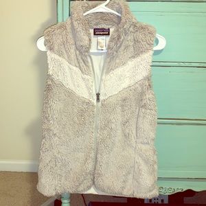 Tan/ white Patagonia vest